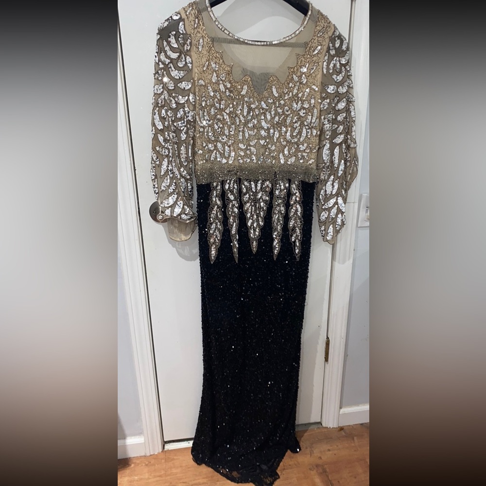 COPY - Selling this beautiful black/silver gown that has only been worn once. S…